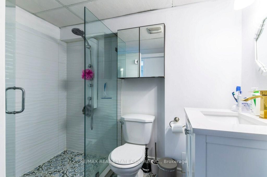 Property Photo:  252 Thorner Drive Basement  ON L8V 2M7 