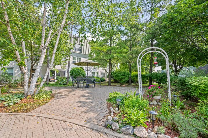 Property Photo:  100 Anna Russell Way Ph2  ON L3R 6C7 