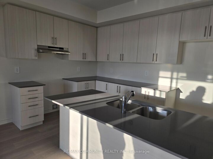 Property Photo:  79 Rackham Lane  ON L1E 0M3 