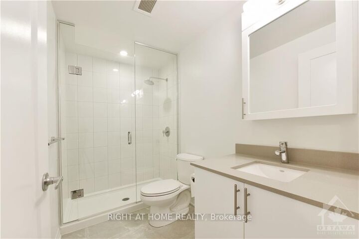 Property Photo:  805 Carling Avenue 1308  ON K1S 5W9 