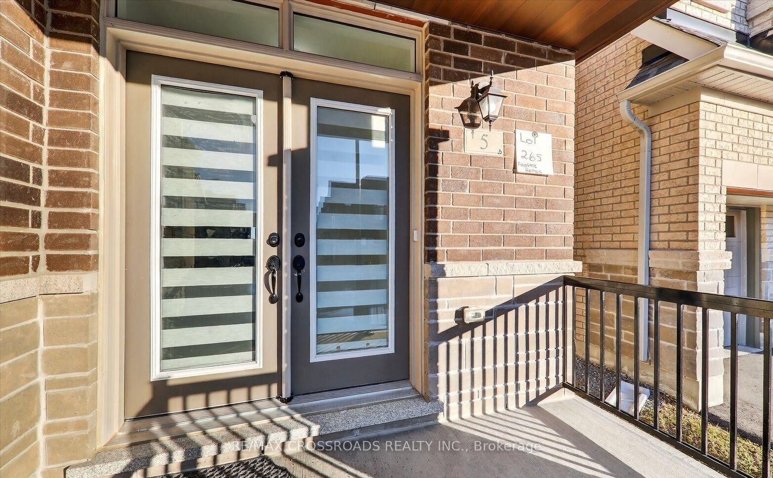 Property Photo:  5 Thelma Drive  ON L1P 0N3 