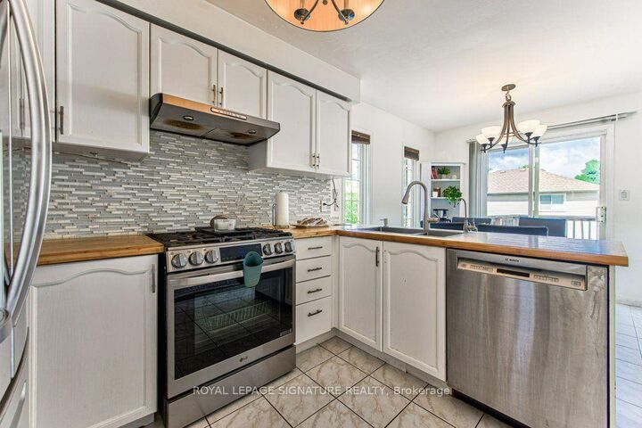 Property Photo: 16 Westvillage Drive ON L9B 2M5