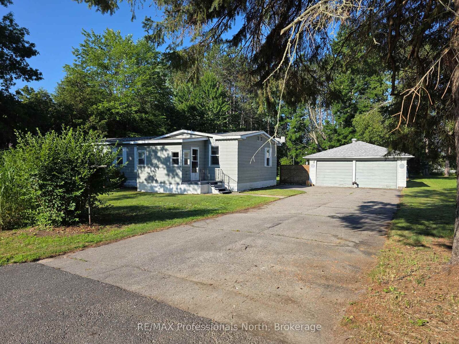 Photo de la propriété:  1024 Lutterworth Pines Road  ON K0M 2K0 