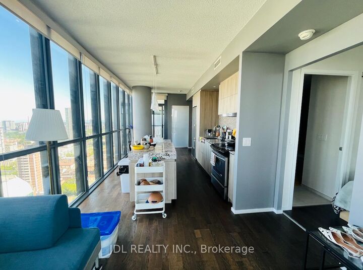 Property Photo:  101 Charles Street E 2810  ON M4Y 1V2 