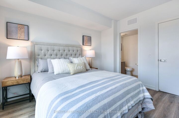 Property Photo:  30 Case Ootes Drive  ON M4A 1C5 
