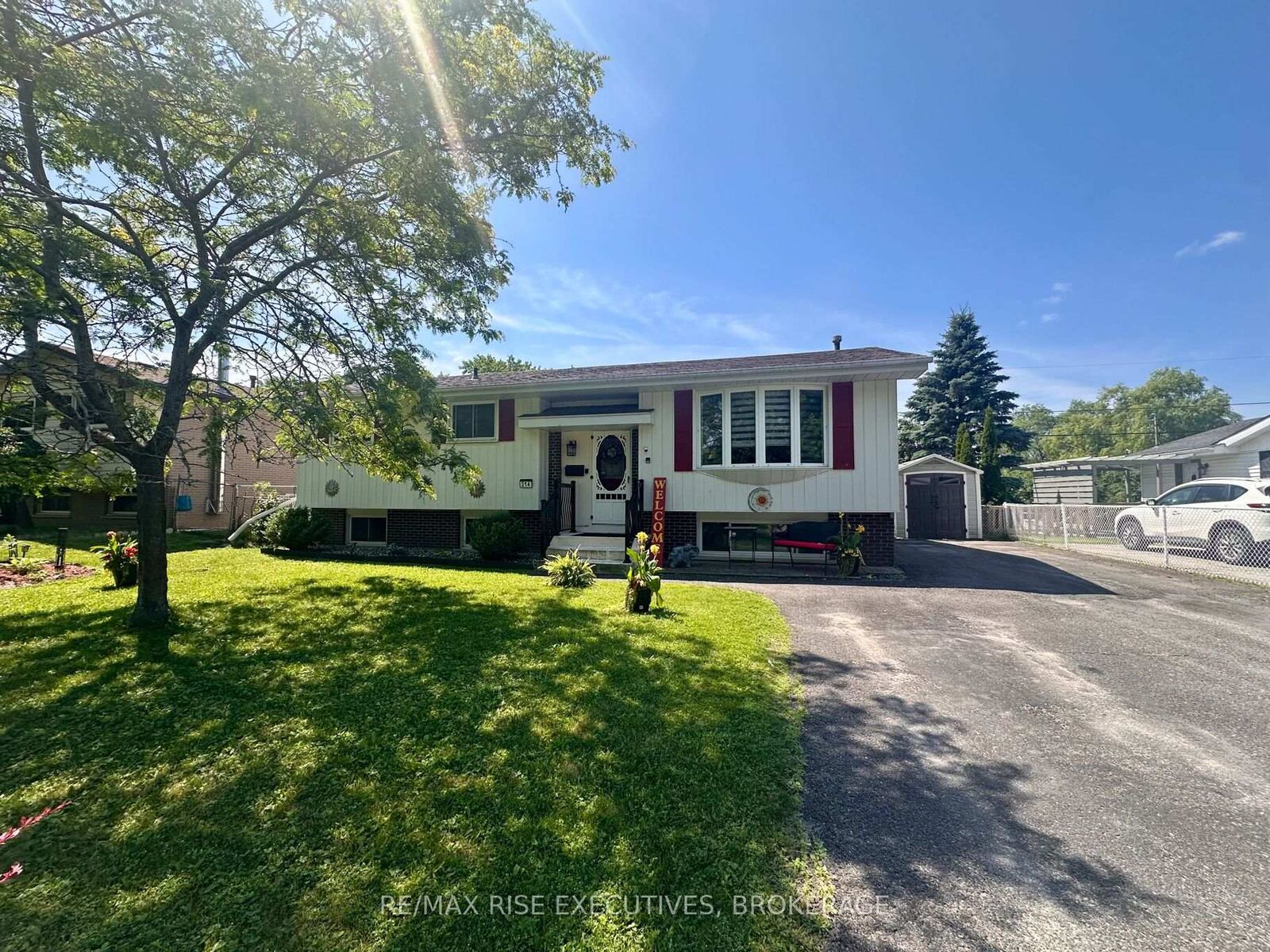 Property Photo:  214 Amherst Drive  ON K7N 1T4 