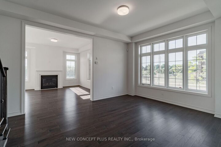 Property Photo:  1 Humingbird Grove  ON L0G 1W0 