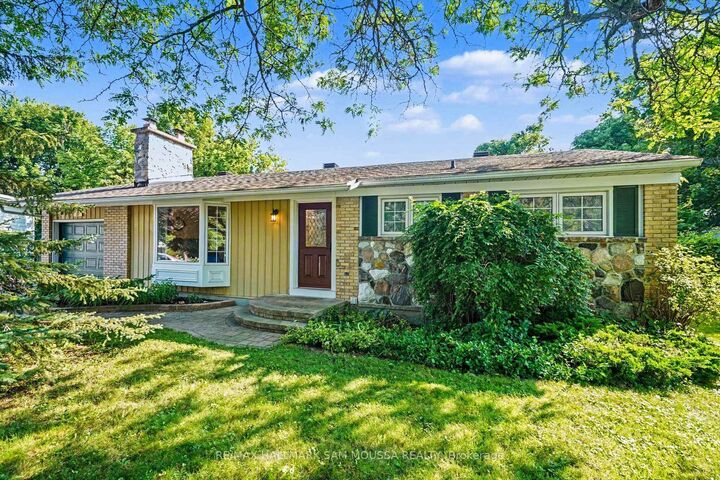 Property Photo:  11 Springdale Crescent  ON K2H 5T7 