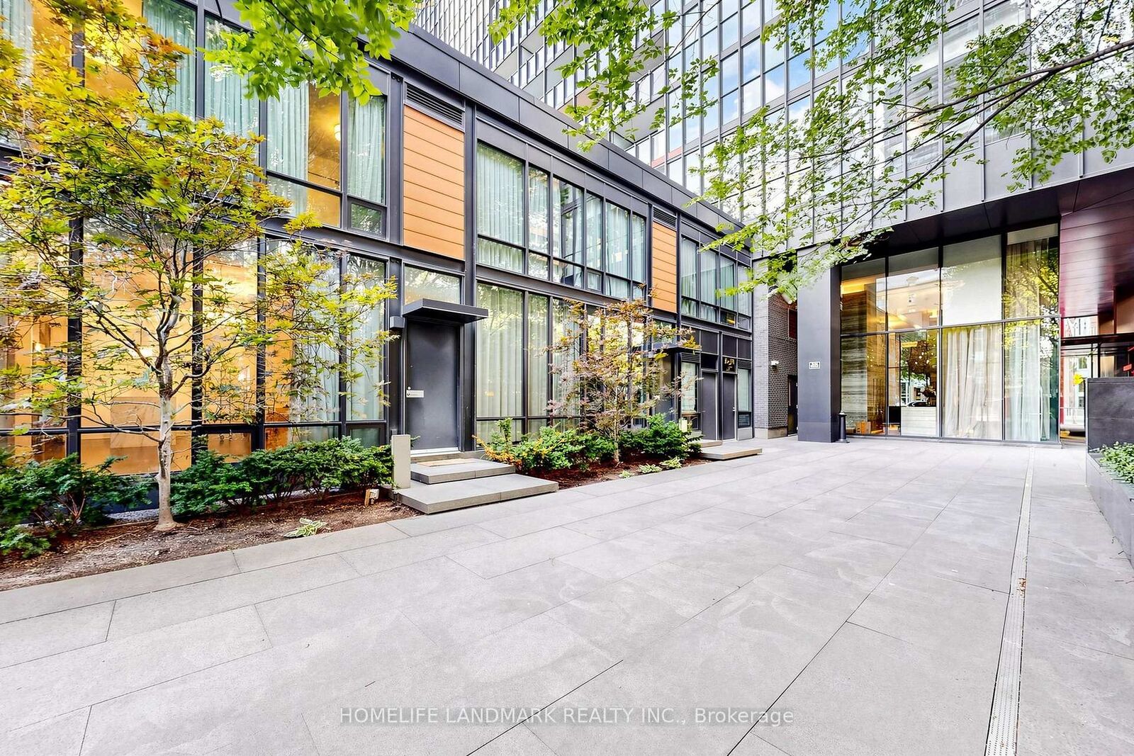 Property Photo: 110 Charles Street E Th03 ON M4Y 1T5