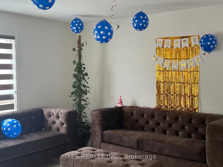 Property Photo: 52 Hollingsworth Circle ON L7A 0J7