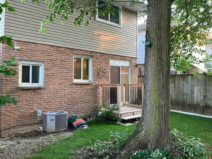 Property Photo: 13 1/2 Northglen Avenue ON L2M 1B3