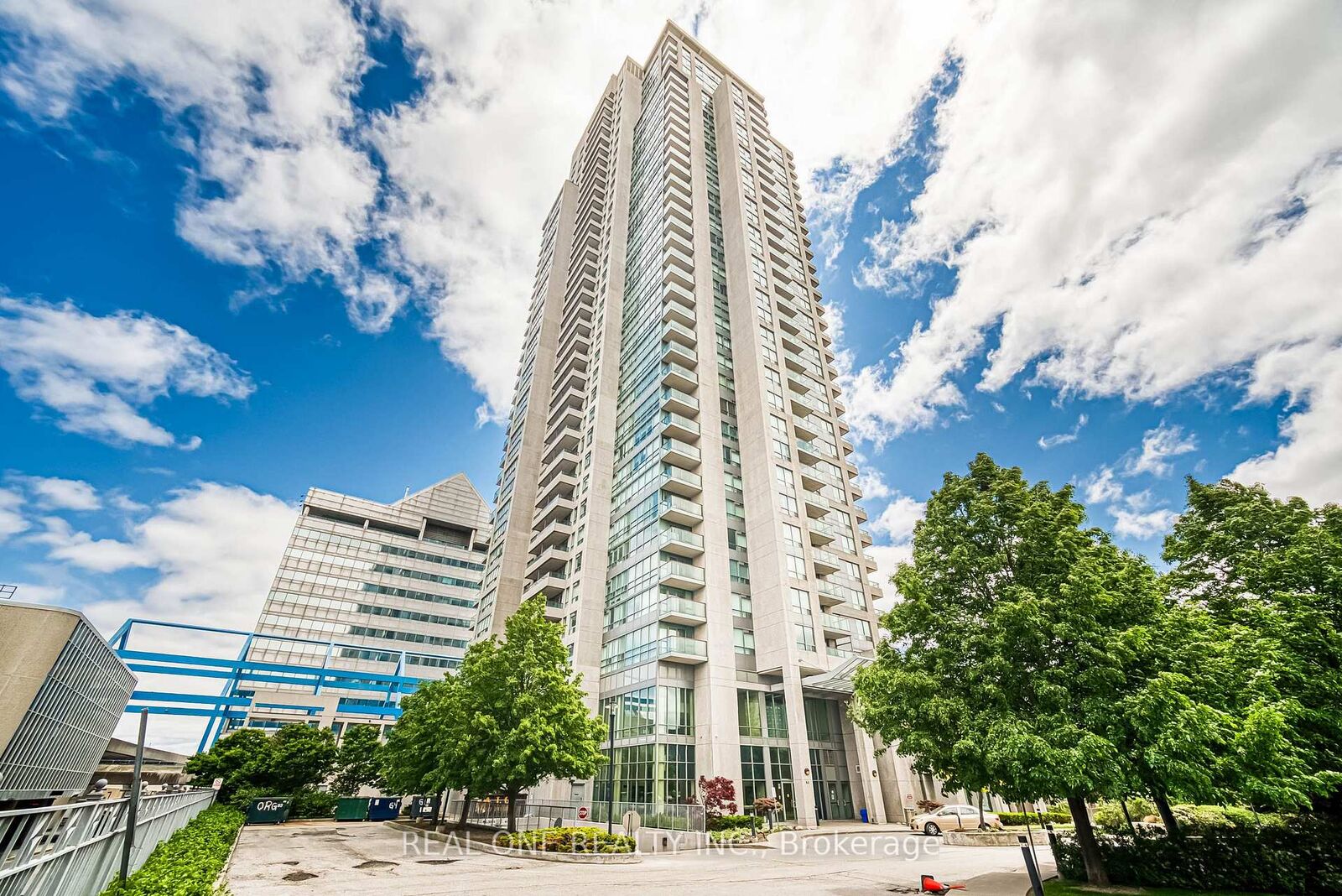 Property Photo: 60 Brian Harrison Way 2307 ON M1P 5J5