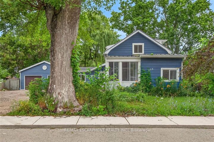 Property Photo: 233 North Cayuga Street W ON N1A 1P4