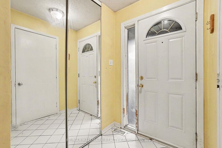 Property Photo: 277 Pickford Drive ON K2L 3E3