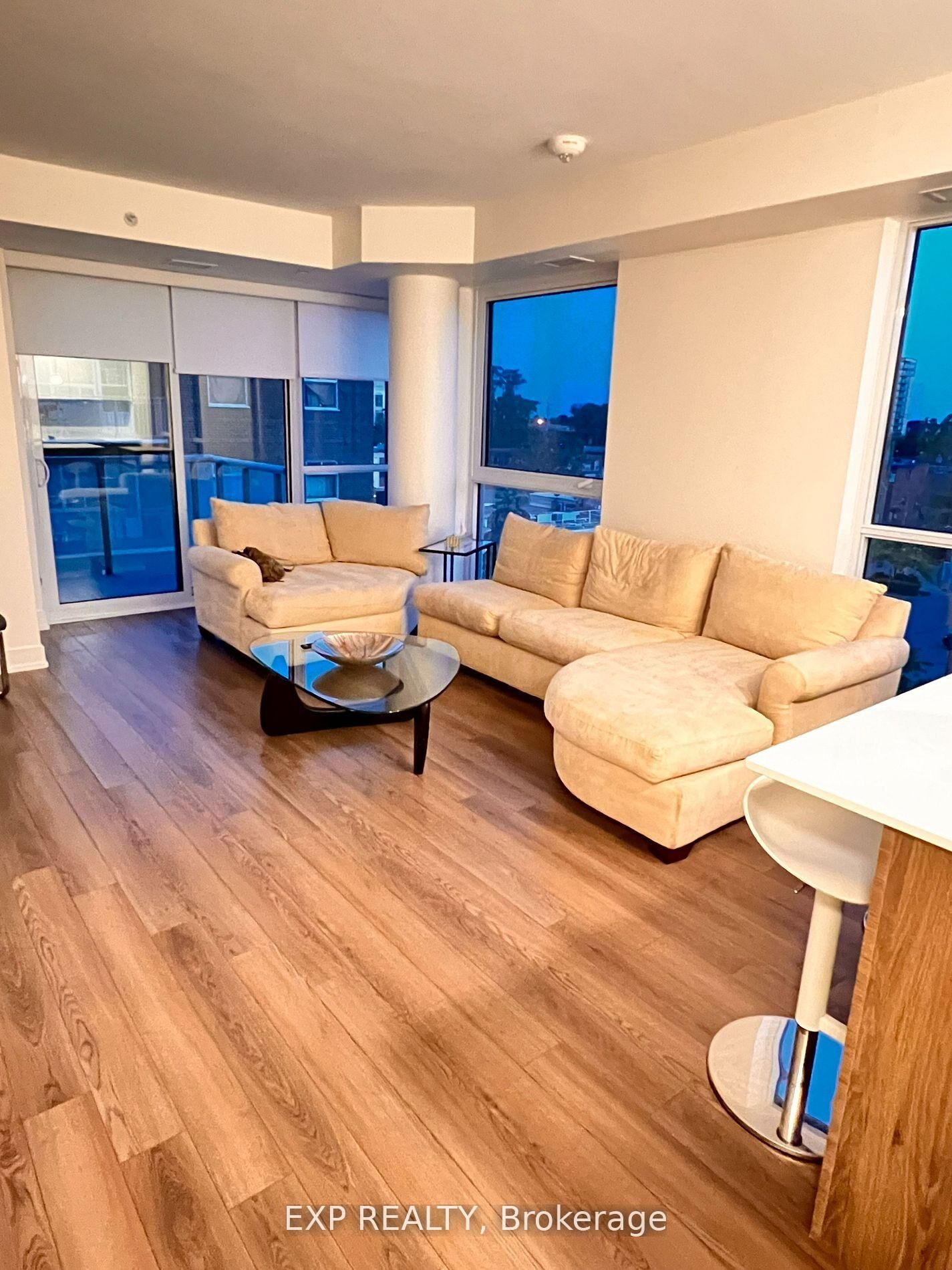 Property Photo: 8 Ann Street 306 ON L5G 3E6