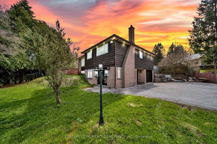 Property Photo: 5172 Trafalgar Road ON N0B 1T0