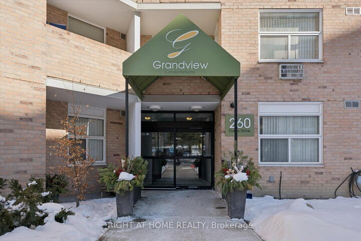 Property Photo:  260 Davis Drive 707  ON L3Y 7C3 