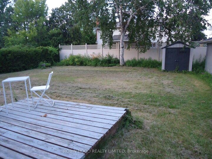 Property Photo:  35 Tauvette Street Na  ON K1B 3A1 