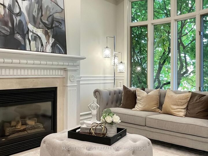 Property Photo: 260 Russell Hill Road 11 ON M4V 2T2