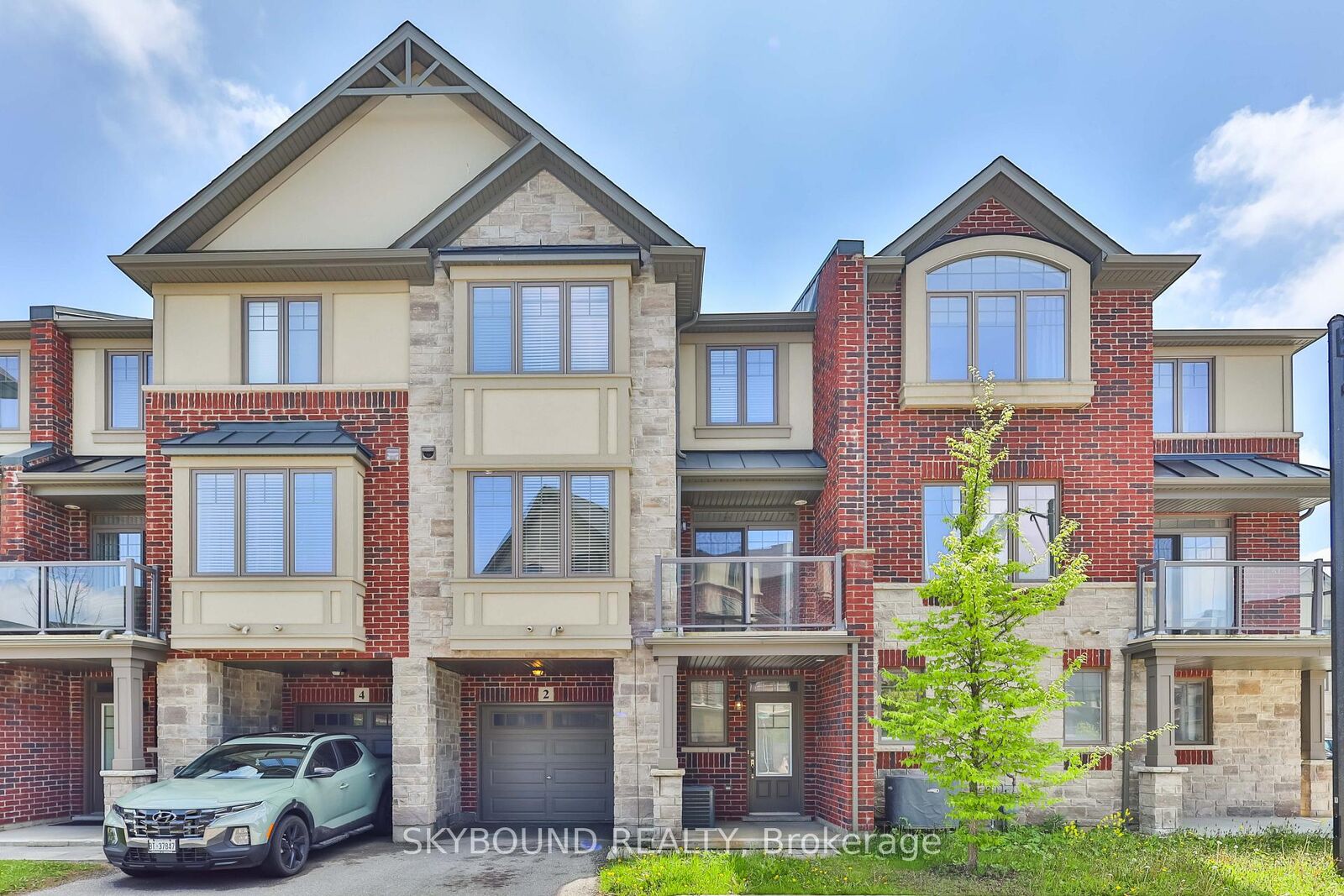 Property Photo:  2 Egleston Lane  ON L9G 0G7 