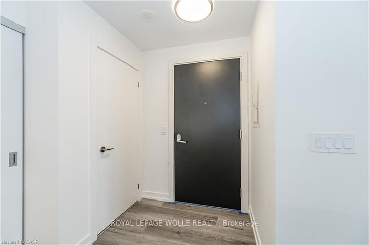 Property Photo:  15 Wellington Street S 907  ON N2G 0E4 