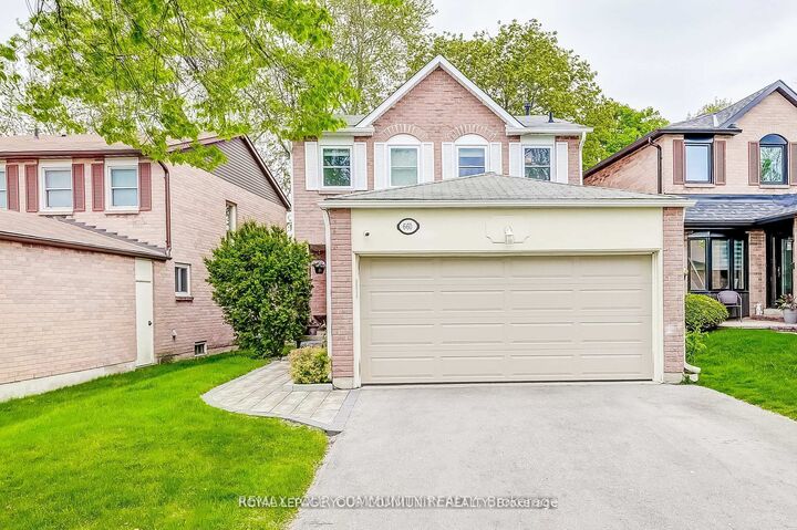 Property Photo:  660 Foxwood Trail  ON L1V 3X8 