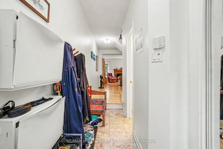 Property Photo:  48 Dunbarton Court  ON K1K 4L4 