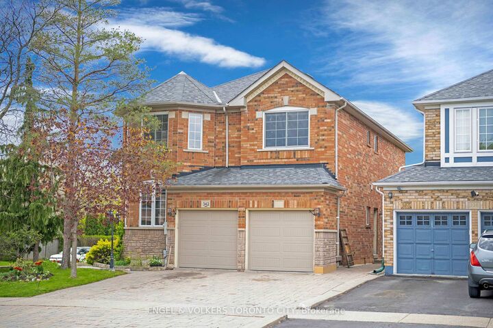 Property Photo: 342 Sunset Ridge ON L4H 1Z5
