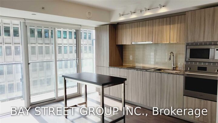 Property Photo: 955 Bay Street 1710 ON M5S 0C6