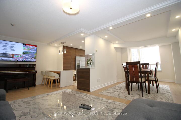 Property Photo: 5418 Yonge Street 2502 ON M2N 6X4