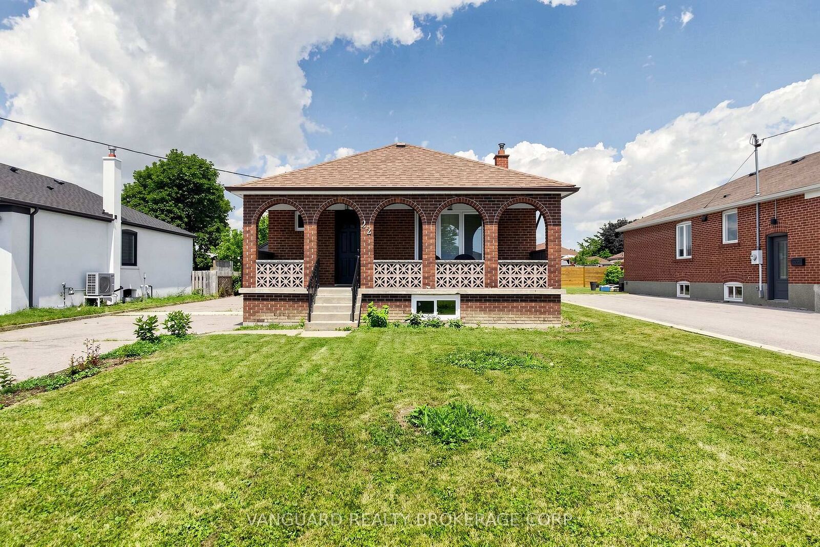 Property Photo:  22 Nash Drive  ON M3M 2L3 