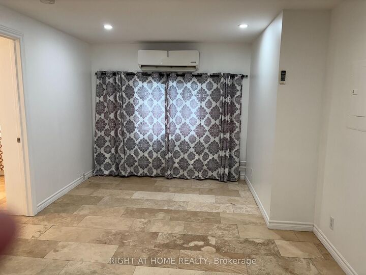 Property Photo: 611 Gerrard Street E Unit 8 ON M4M 1Y2
