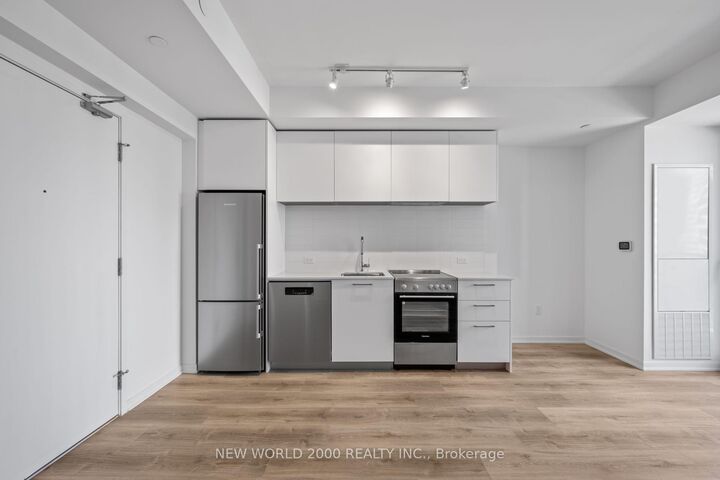 Property Photo:  101 Roehampton Avenue 1512  ON M4P 2W2 