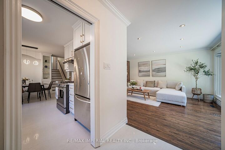 Property Photo:  4 Quincy Crescent  ON M2J 1C4 