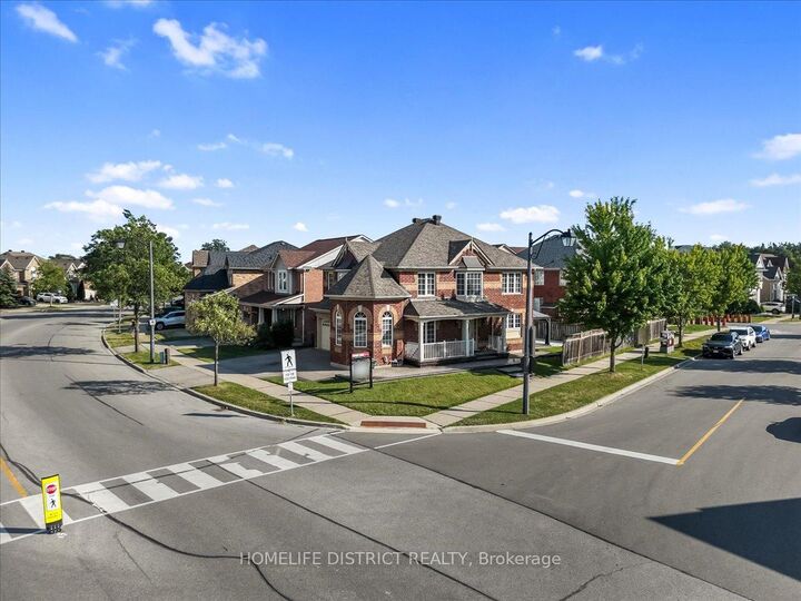 Property Photo: 901 Bennett Boulevard ON L9T 6X5