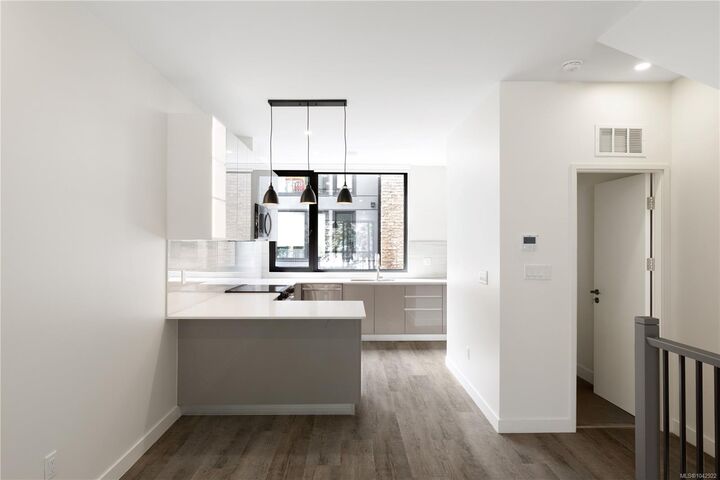 Property Photo: 916 Orono Ave #120 BC V9B 2T9