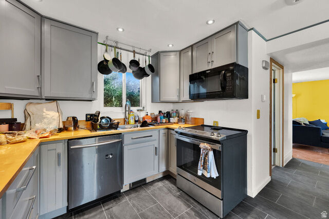 Property Photo: 5289 S Leprechaun Ln W UT 84118