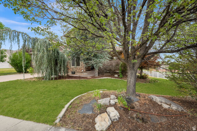 Property Photo: 5614 W Draft Horse Ct UT 84096