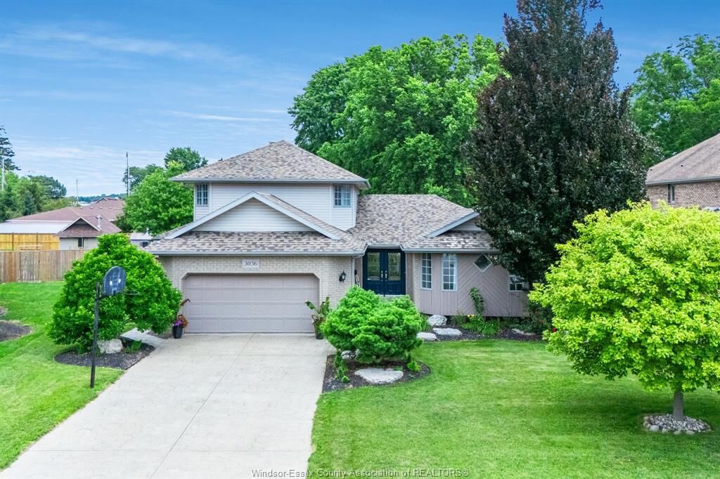 Property Photo: 3036 Aurelia Crescent ON N9Y 3Y2