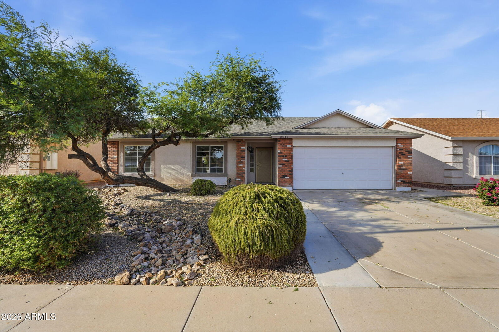 Property Photo:  2047 E Temple Court  AZ 85296 