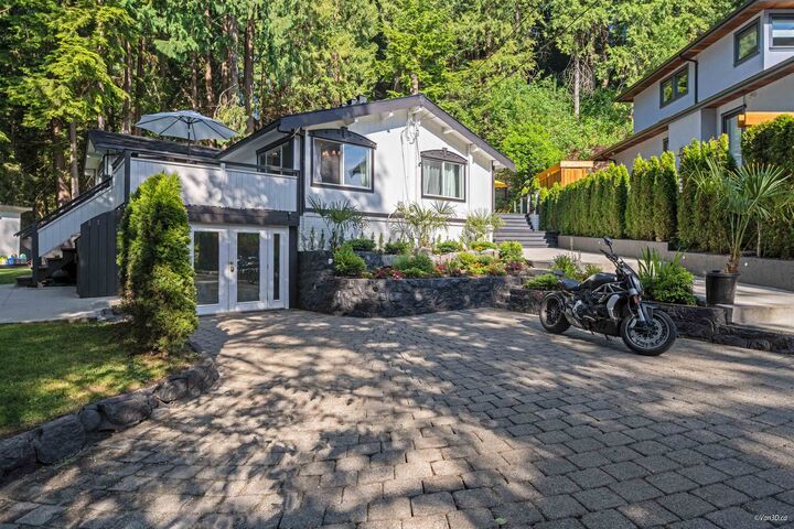 3870 Emerald Drive — photo 1