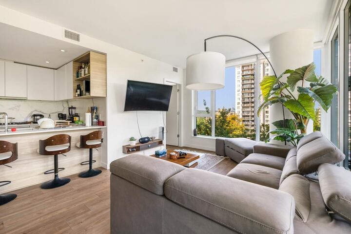 Property Photo: 585 Austin Avenue 701 BC V3K 0G6