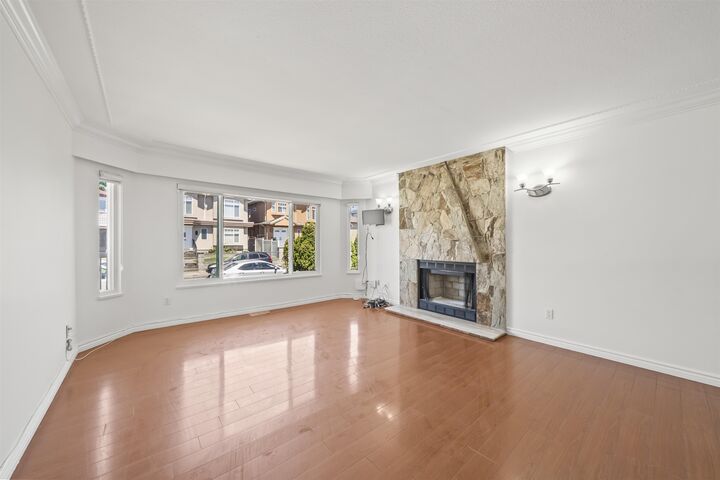 Property Photo: 638 E 61st Avenue BC V5X 2B9