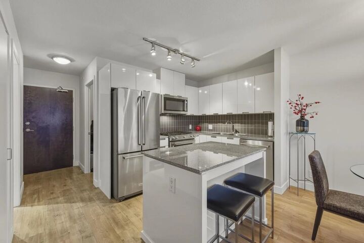 Property Photo:  151 W 2nd Street 1102  BC V7M 3P1 