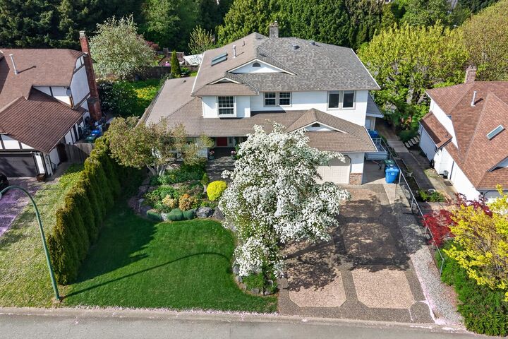 Property Photo: 34947 Oakhill Drive BC V2S 7R3