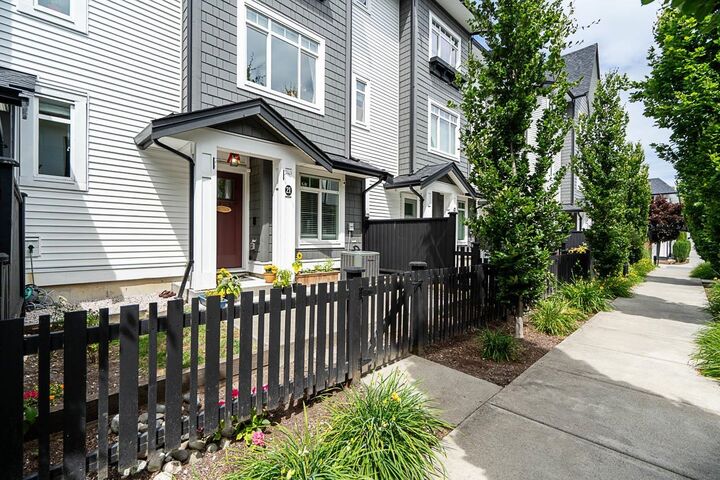 6897 201 Street 21 — photo 1