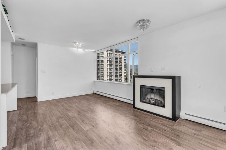 Property Photo:  158 W 13th Street 802  BC V7M 0A7 
