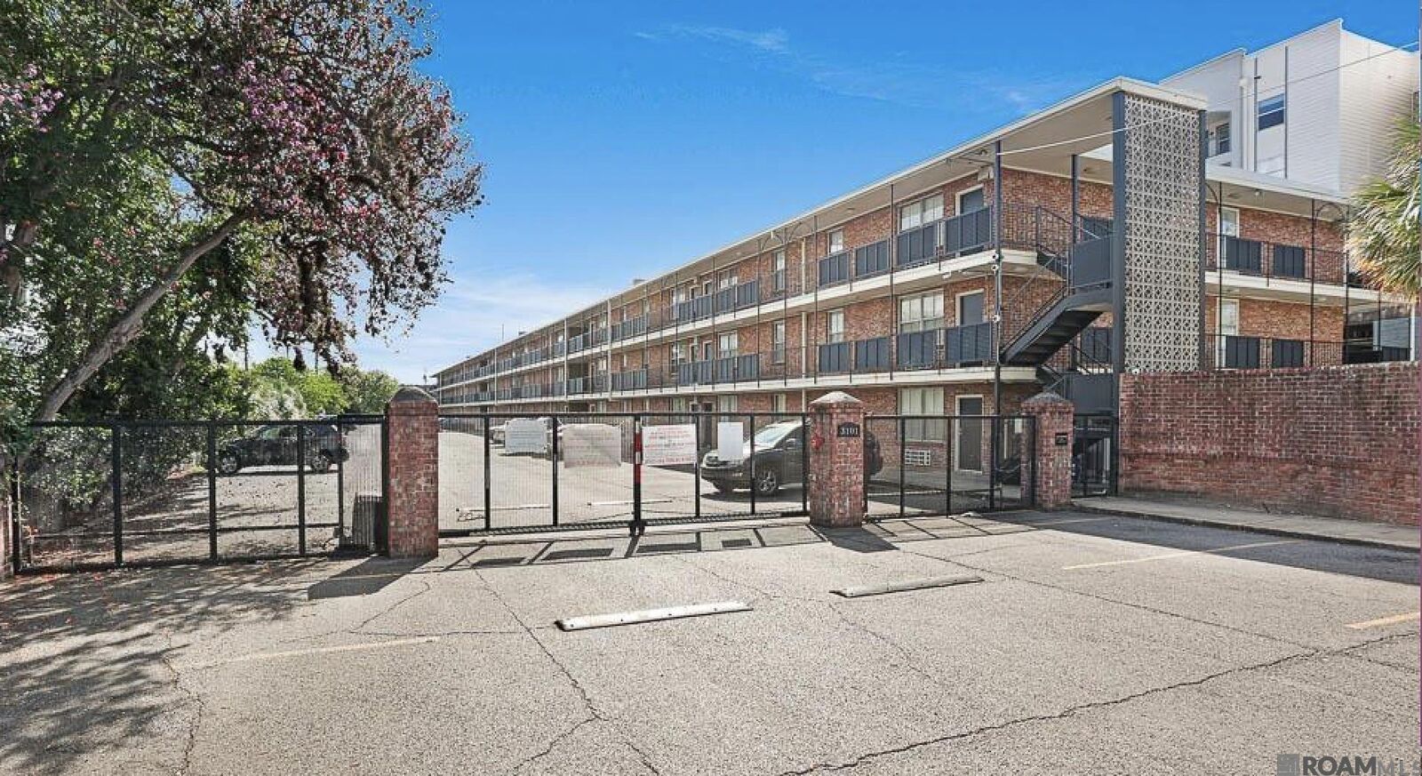 Property Photo: 3101 Highland #123 LA 70802