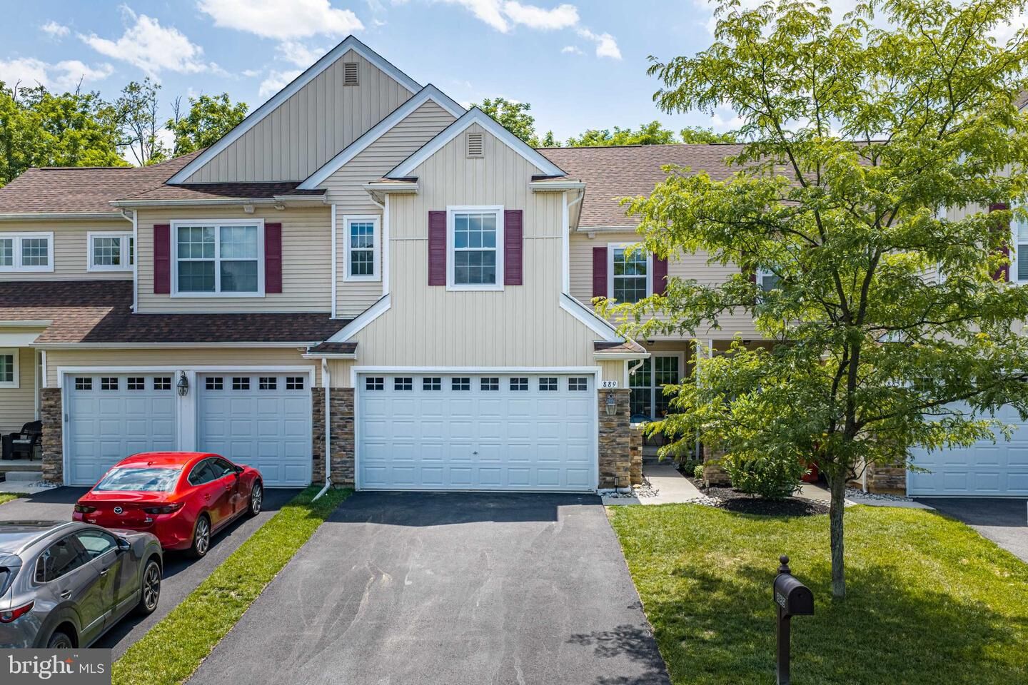 Property Photo:  889 Iron Lane  PA 18040 