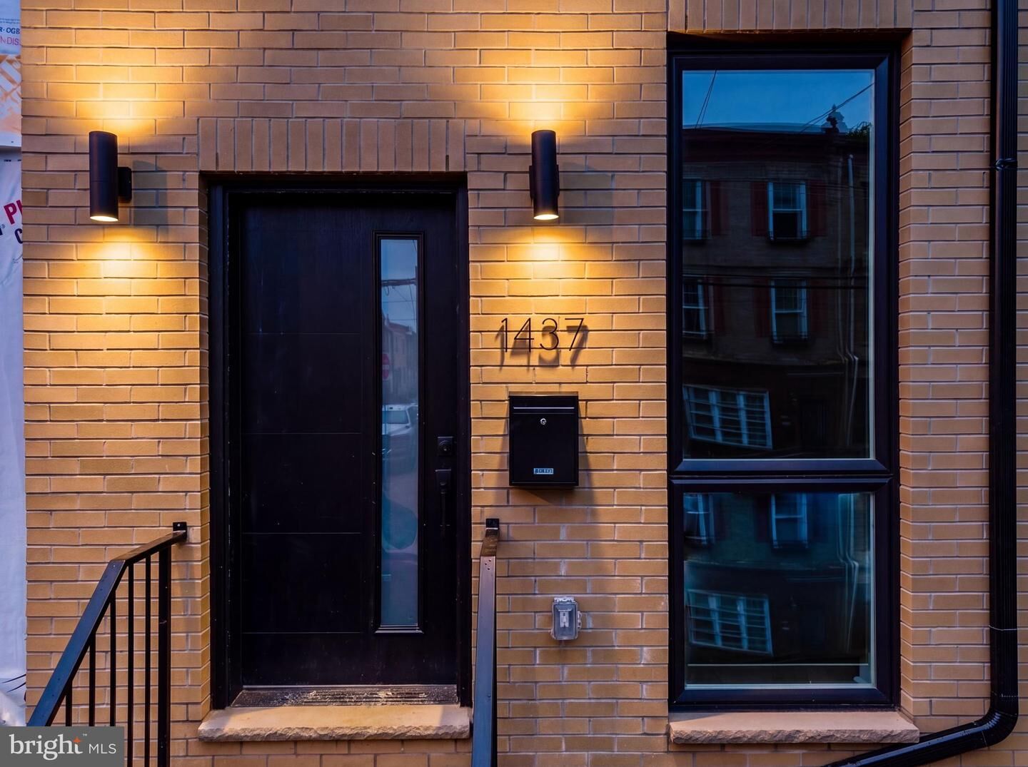 Property Photo: 1437 S 8th Street PA 19147